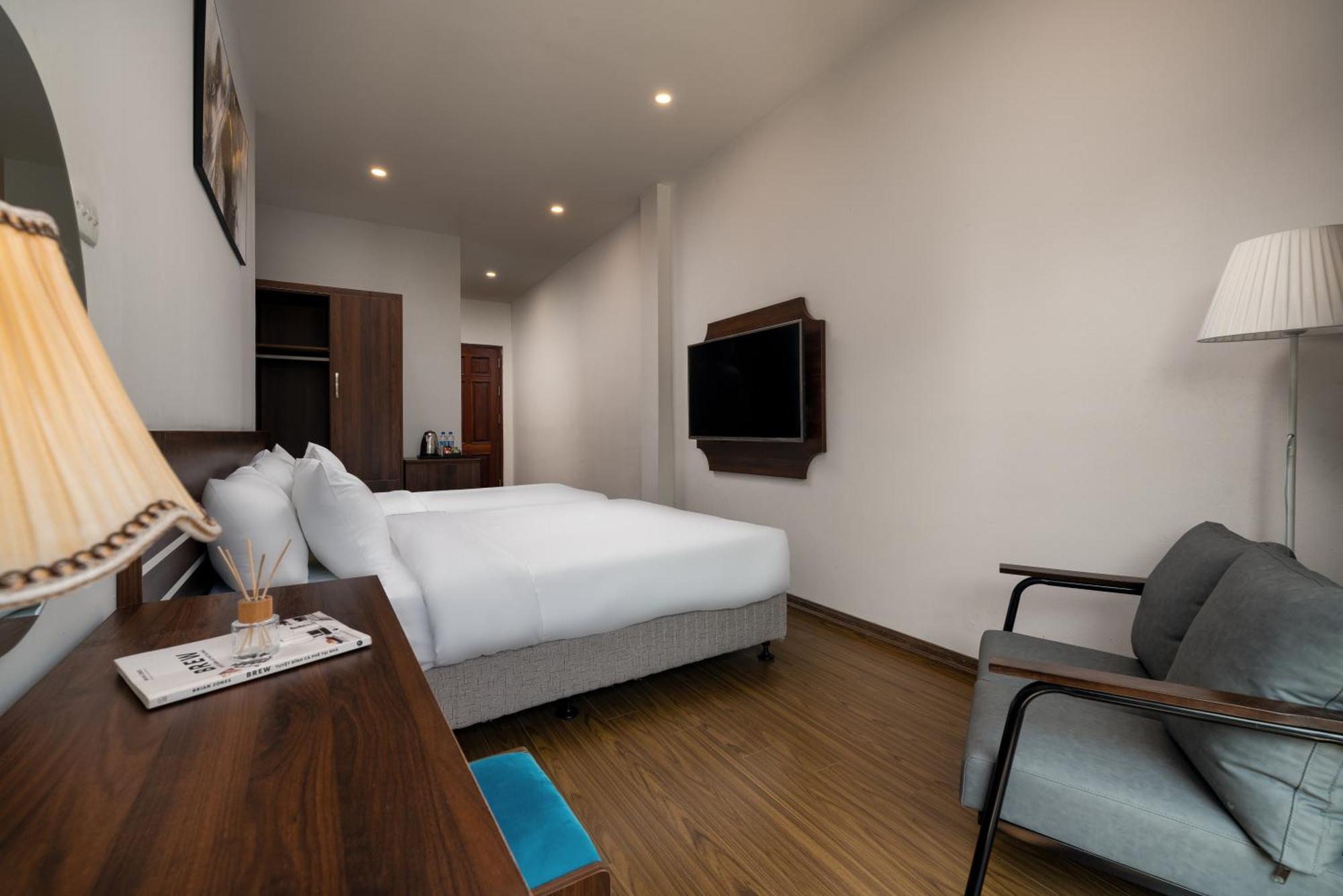 Astoria Hanoi Hotel & Travel Exterior photo